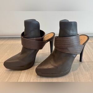 Gianni Bini’s Chic Dark Brown Heeled Ankle Boots